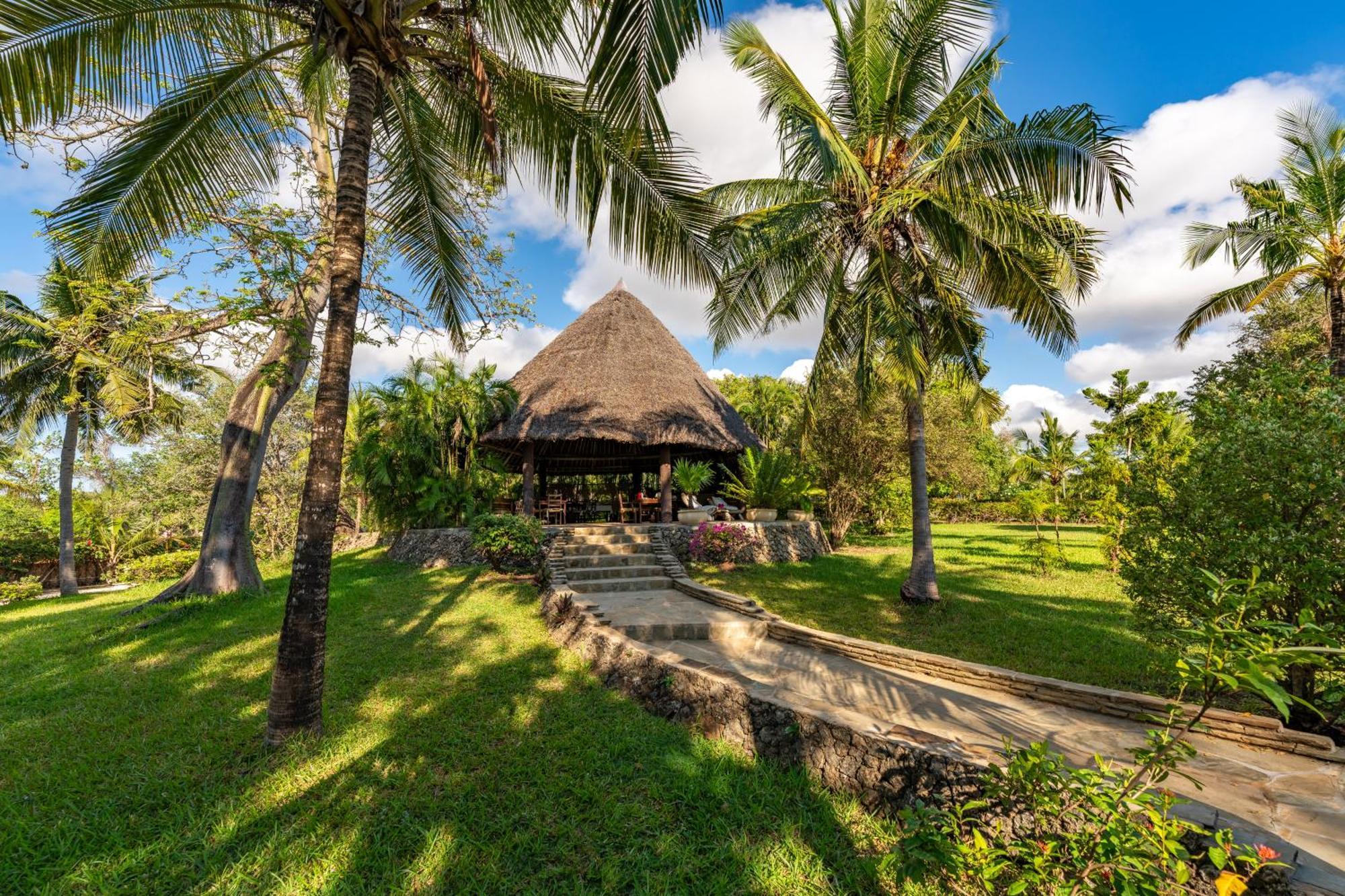 Diani Marine Divers Village Diani Beach Luaran gambar